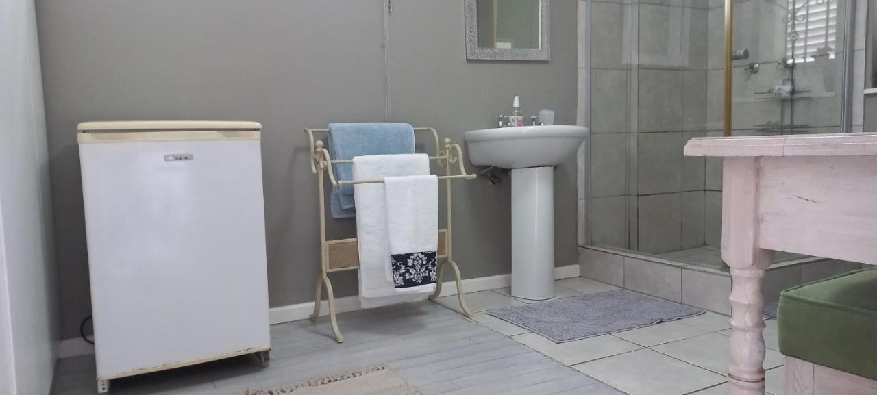 Peony Luxury Room With Wifi And Own Entrance Stellenbosch Ngoại thất bức ảnh