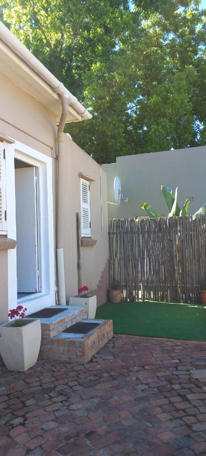 Peony Luxury Room With Wifi And Own Entrance Stellenbosch Ngoại thất bức ảnh